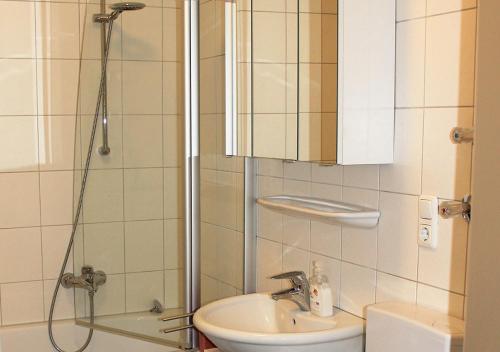 Apartment Köln Weiden, Cologne (photo 10)