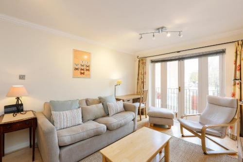 Picture of Joivy Sunny 2-Bed Apt With Terrace, 15Mins To London Eye