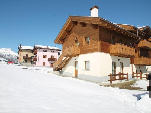  Serene Holiday Home in Livigno Italy near Ski Area, Pension in Livigno
