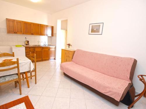 Apartments Rabac 981 - image 4
