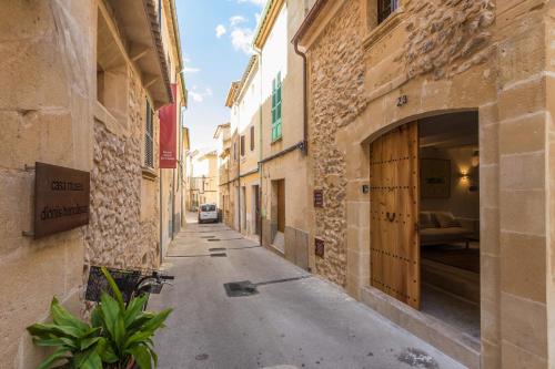 Townhouse on the rocks - image 3