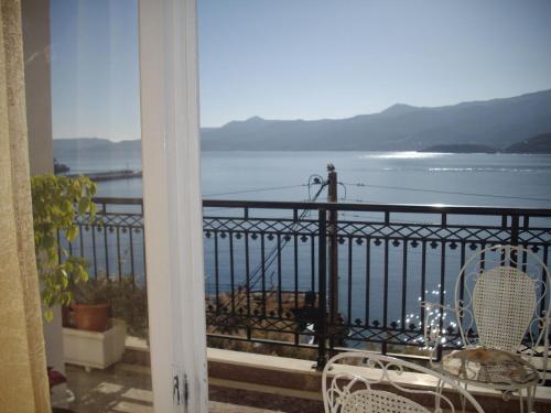 Anna in front of the sea Apartment, Sitia (zdjęcie 3)