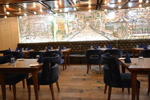 Ресторант, Hotel Solitaire in Chandigarh Railway Station