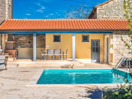  Cynthia Villa in Stifanići