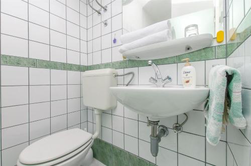Apartments Biljana - image 13