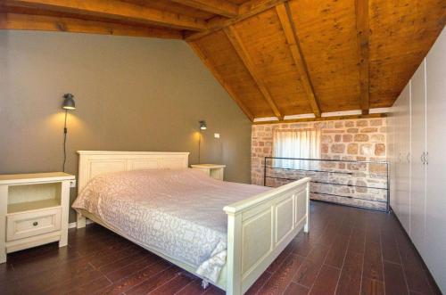 House Stone house island Prvic