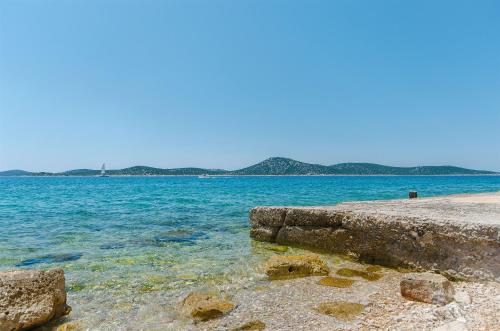 House Stone house island Prvic