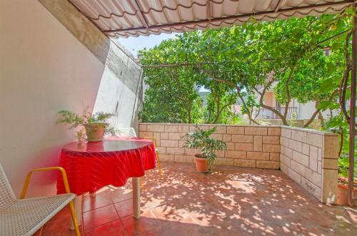  Apartments Bozjidar in Stari Grad