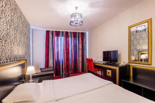 Hotel Elegance - image 10