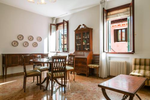 Rialto Bridge Big apt with Lift by LionHost, Benátky (fotografie 2)