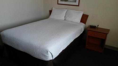 WoodSpring Suites Sioux Falls - image 2