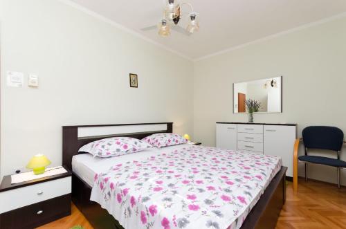 Apartment Neda - image 2