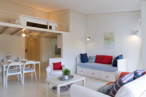  BmyGuest - Quinta do Lago Mezzanine Apartment, Pension in Almancil