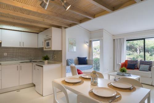 BmyGuest - Quinta do Lago Mezzanine Apartment in Almancil