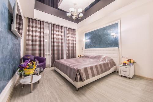 Alex Hotel na Petrogradskoy Ideally located in the Petrogradsky District area, Алекс отель на Петроградской promises a relaxing and wonderful visit. Both business travelers and tourists can enjoy the pro