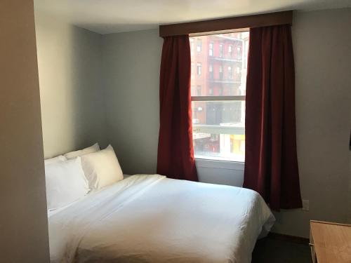 Superior Queen Room image 5