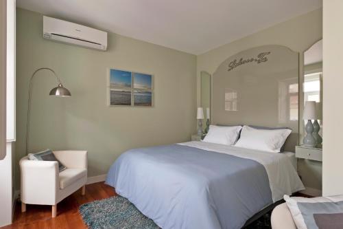 One-Bedroom Apartment image 8