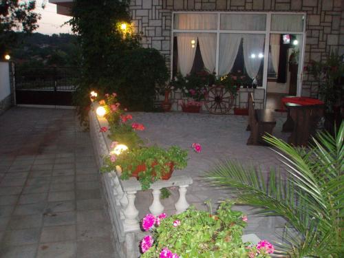 Mania Guest House - main image