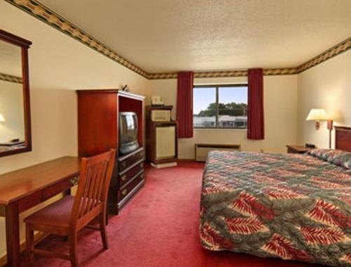 Days Inn by Wyndham Mexico - image 2