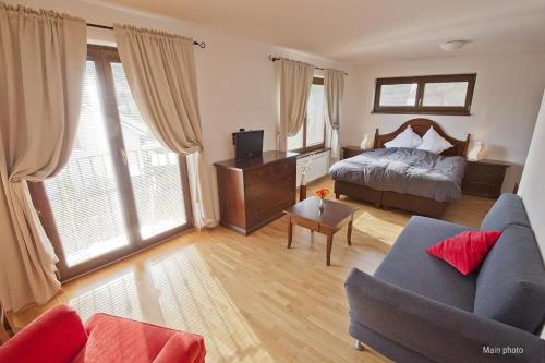 1 queen bed, 1 sofa bed