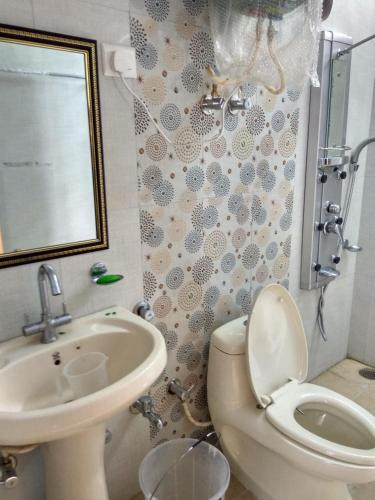 Shimla Facing Rooms Near Mall Road