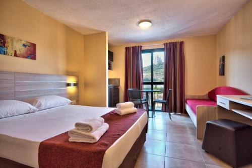 2 twin beds