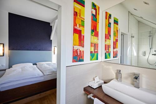 1 queen bed