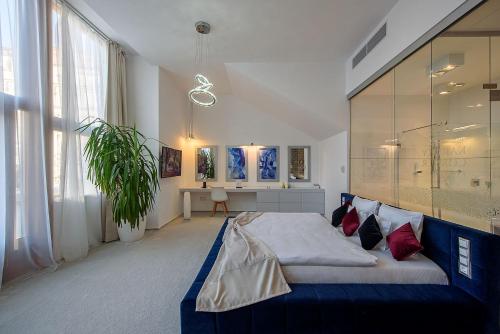 Karoly Corner Residences - image 10