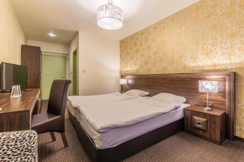 Hotel Elegance - image 6
