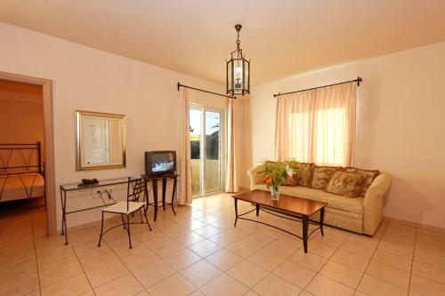 Lambrinos Suites - image 4