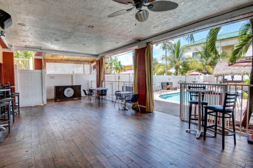 Plantation Inn Hotel and Lounge - image 4