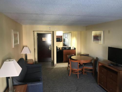 Wingate by Wyndham Convention Ctr Closest Universal Orlando