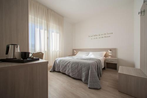 Double or Twin Room image 3