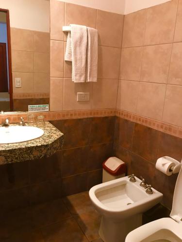 Double or Twin Room image 5