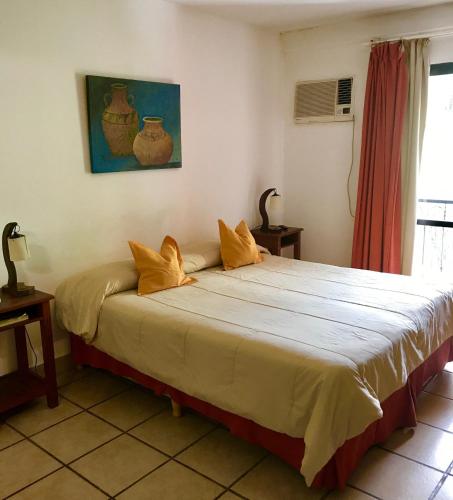 Double or Twin Room image 3