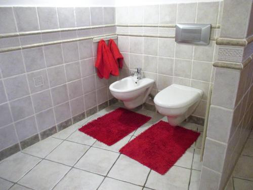 Bathroom, Mediterran apartman in Havihegy