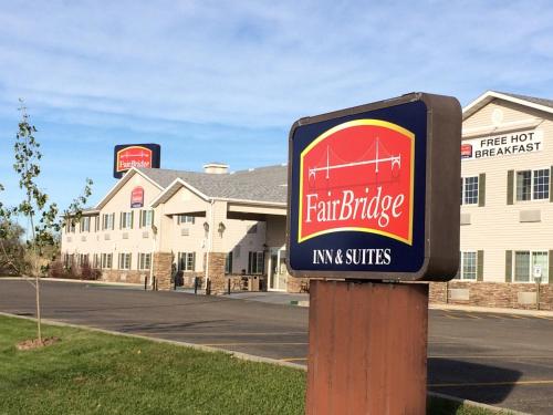 Fairbridge Inn and Suites - Miles City - Hotel