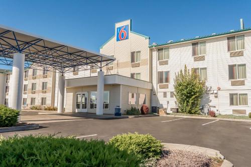 Motel 6-Redmond, OR