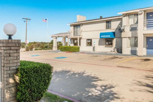 Motel 6-Lancaster, TX - DeSoto - Lancaster