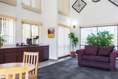 Motel 6 Madras