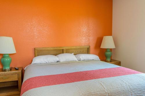 1 queen bed