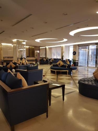 스위스블루 서비스드 아파트먼트 알자라 - 출입구