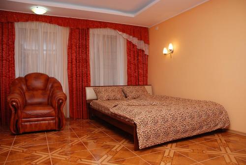 House in Bohatyrska street, Kiev (foto 10)