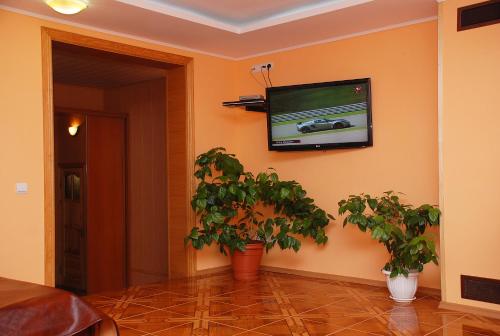 House in Bohatyrska street, Kiev (foto 9)