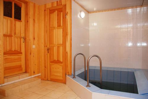 House in Bohatyrska street - image 3