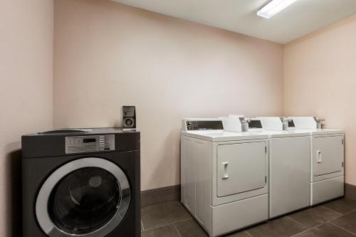 Country Inn & Suites by Radisson New Braunfels TX - image 8