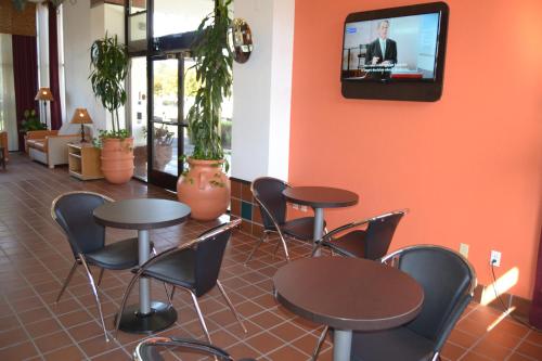 Eten en drinken, Motel 6 Oakdale, CA in Oakdale