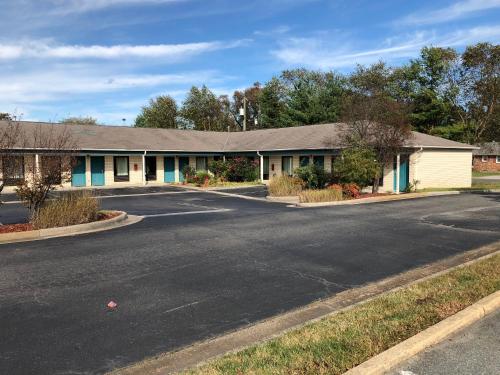 Airport Inn Motel Richmond – Richmond, VA