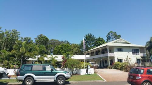 Yungaburra Park Motel - 출입구