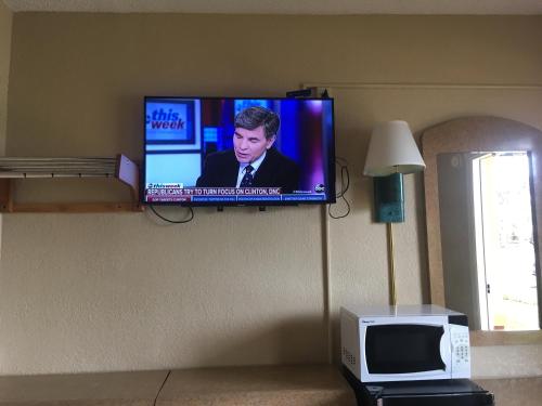Budget Inn Express – Daytona Beach, FL